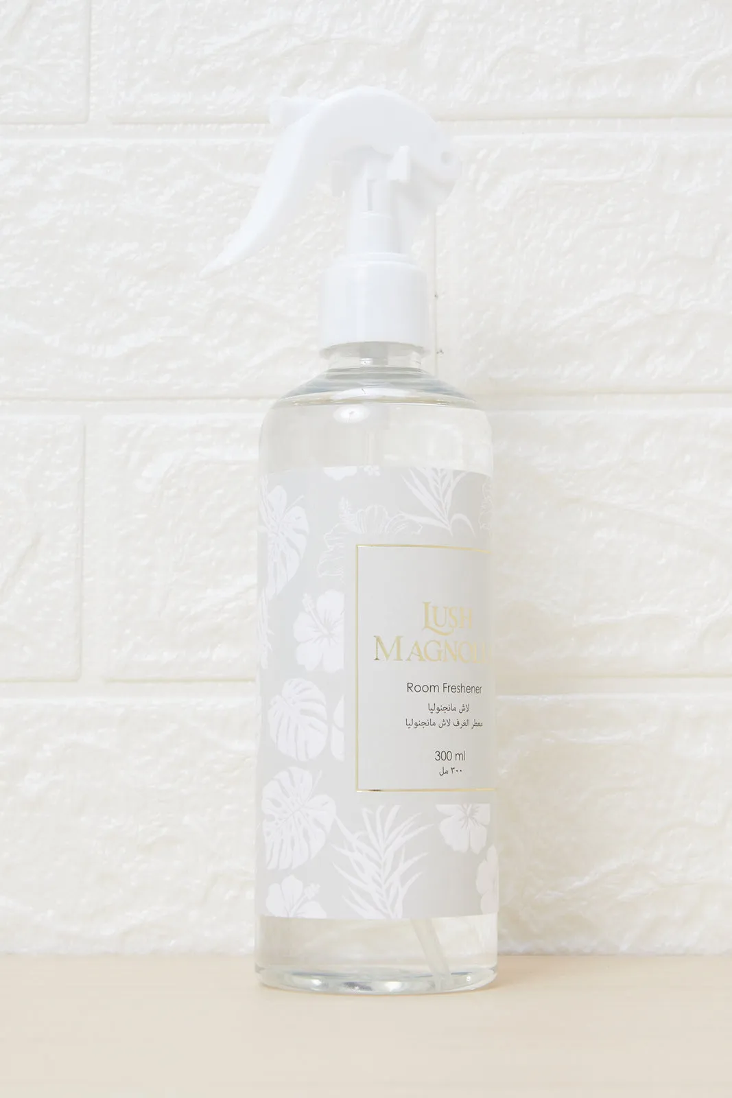 White Lush Magnolia Room Freshener (300ml)