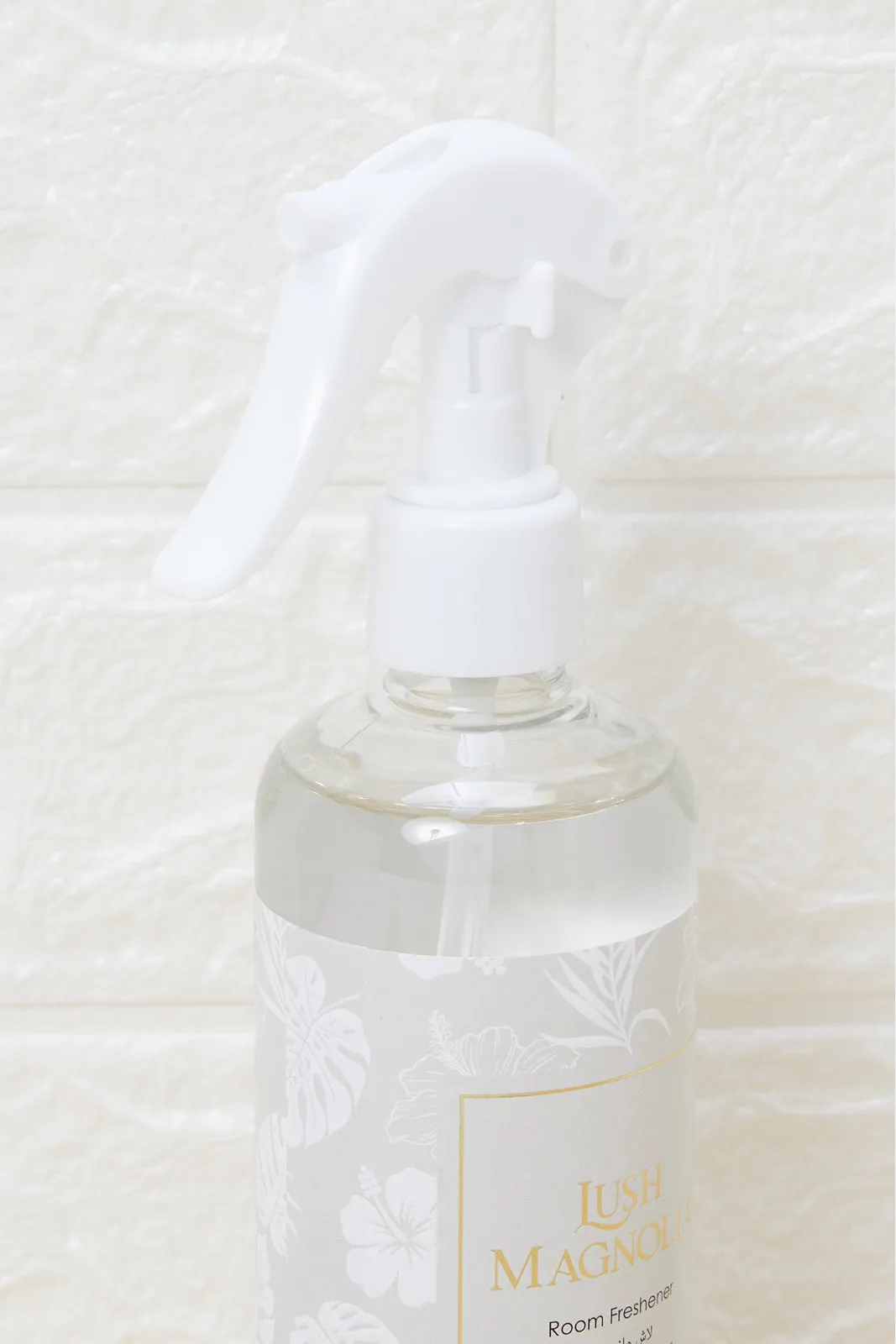White Lush Magnolia Room Freshener (300ml)