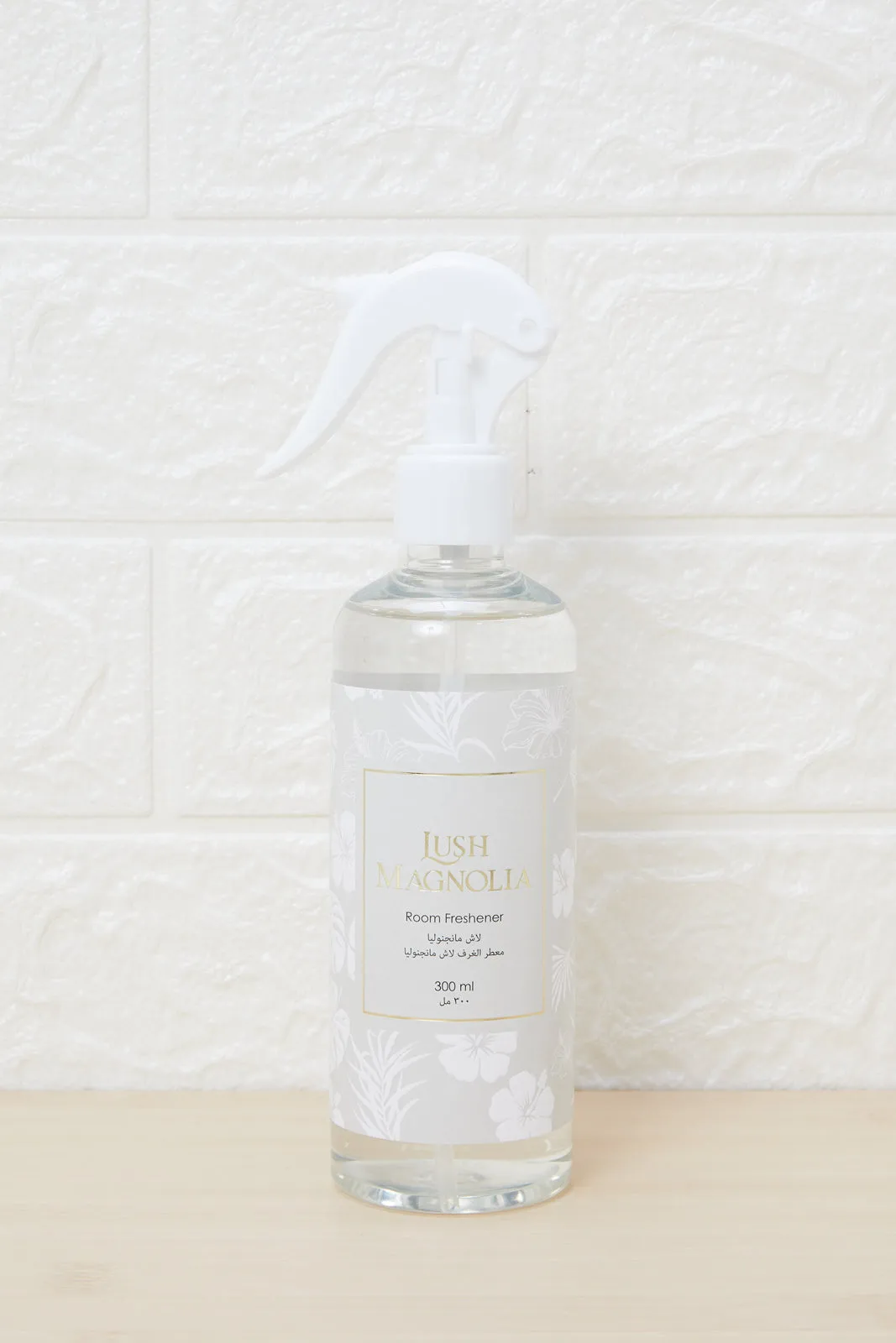 White Lush Magnolia Room Freshener (300ml)